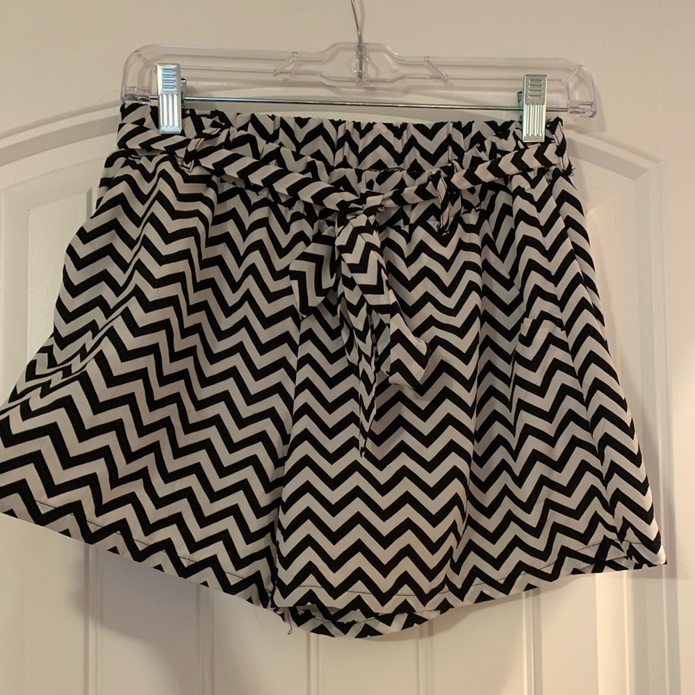 Super cute Chevron shorts!